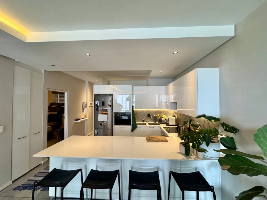 To Let 2 Bedroom Property for Rent in Green Point Western Cape